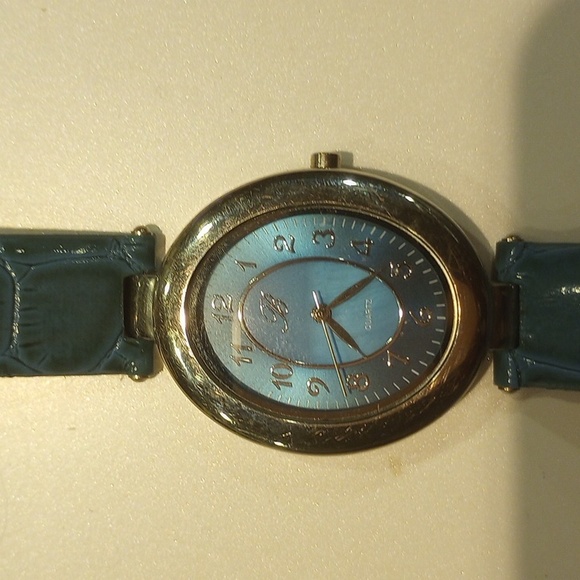 Burgi Watch Turquoise - Picture 2 of 5